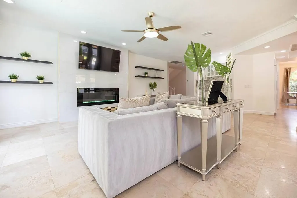 Villa Greens- 5,700Sf Luxury Las Vegas Pool