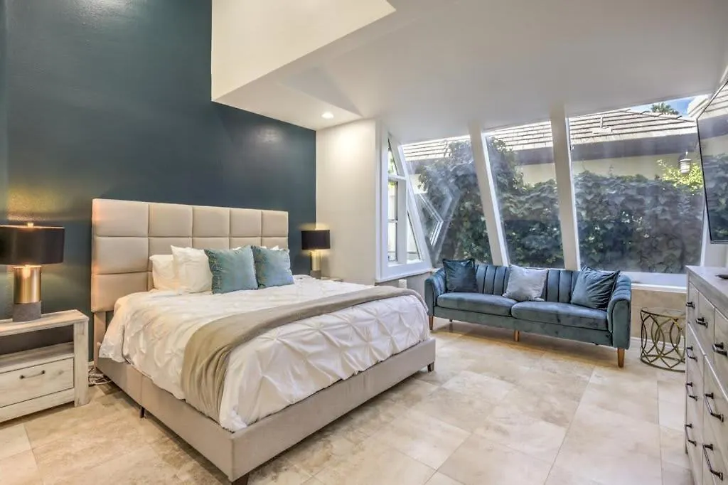 Villa Greens- 5,700Sf Luxury Las Vegas Pool