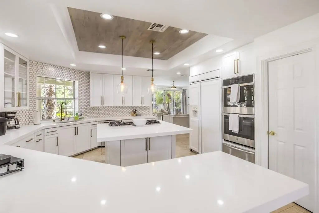 Villa Greens- 5,700Sf Luxury Las Vegas Pool